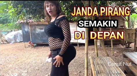 Janda Pirang Porn Videos .